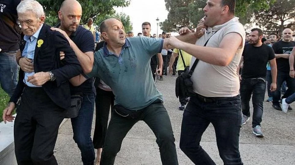 Οι Τούρκοι στηρίζουν τον Μπουτάρη και οι υποστηρικτές του προκαλούν οργανώνοντας συγκέντρωση συμπαράστασης